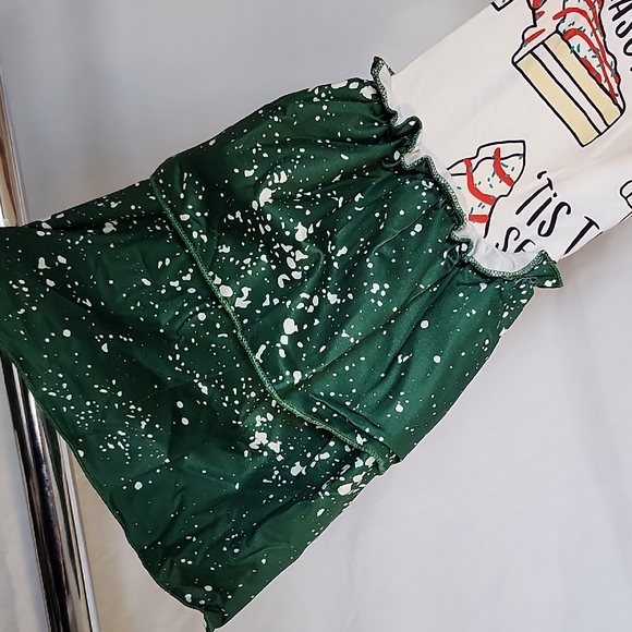 SHEIN Green and White 'Tis the Season Pajama Set - Picture 8 of 8